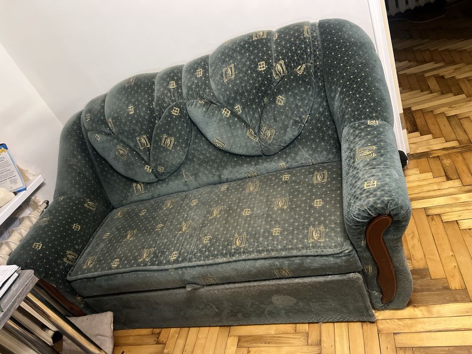 Продам два дівана