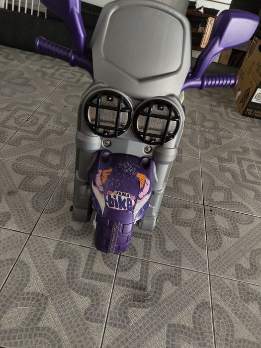 Mota elétrica para criança