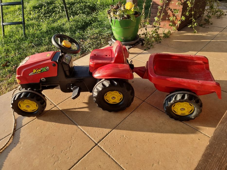 Traktorek z przyczepką dla dziecka