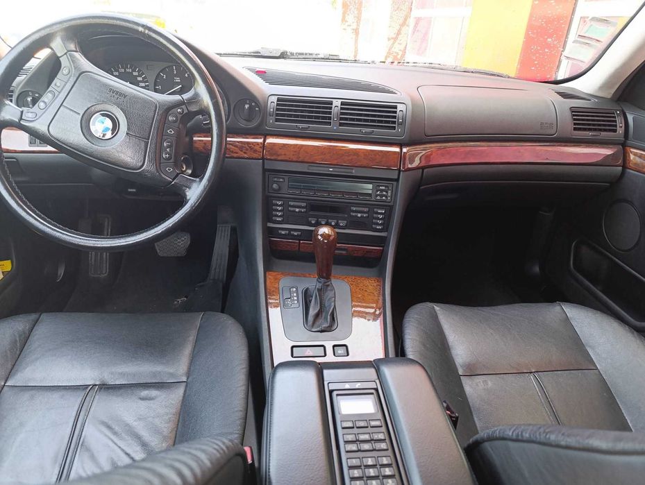 730d ano 2000, Carro pintado á 6 meses