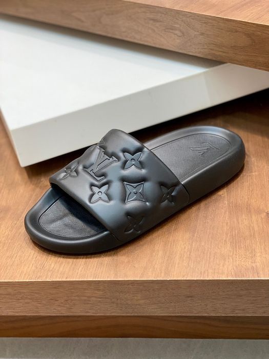 Chinelos Louis Vuitton