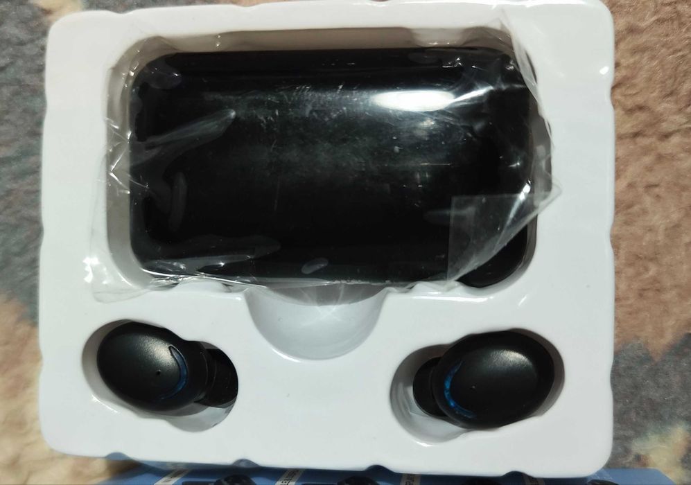 True Wireless  Aerbusd with Power Bank BTH-F9-5