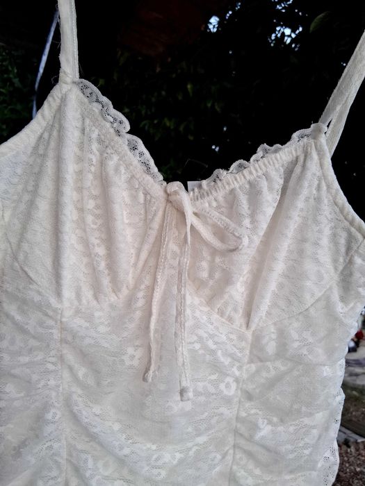 Vestido H&M e vestido Springfield.