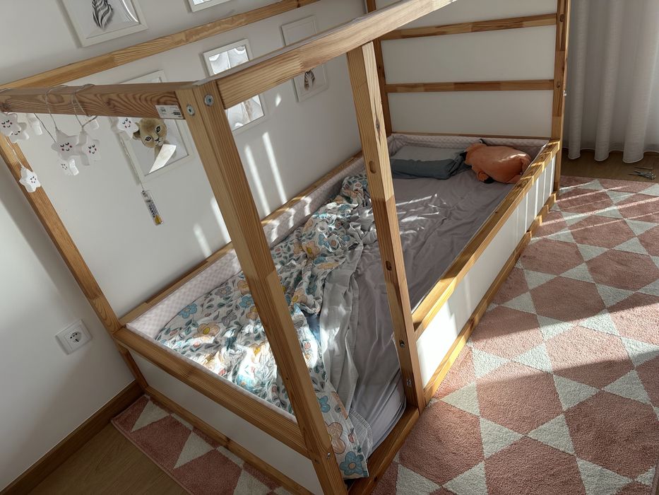 Cama Montessori Infantil em Madeira – Muito Bom Estado