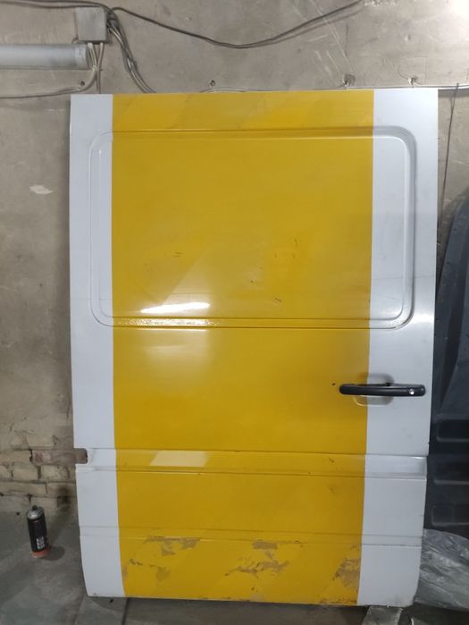 Продам двері Вольцваген Мерседес 2006року