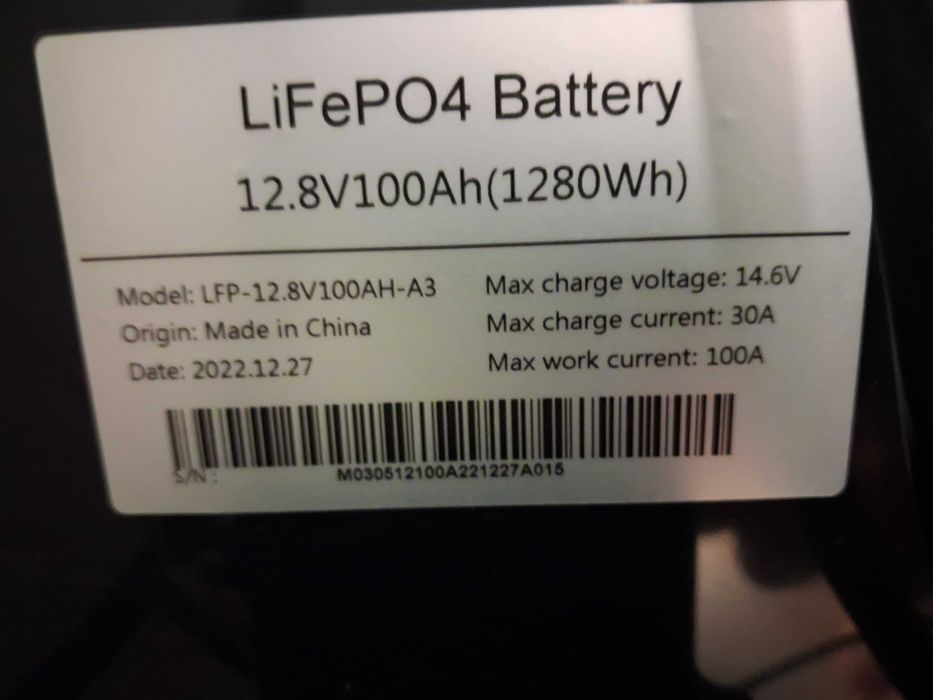 2× LiFePO4 12.8V 100Ah 
2 LiFePO₄ акумулятори 12.8V 100Ah (1280Wh).