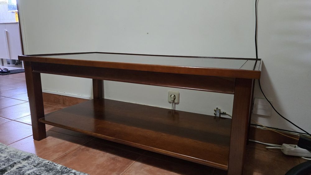 Coffee Tables and Desks64752123313410122