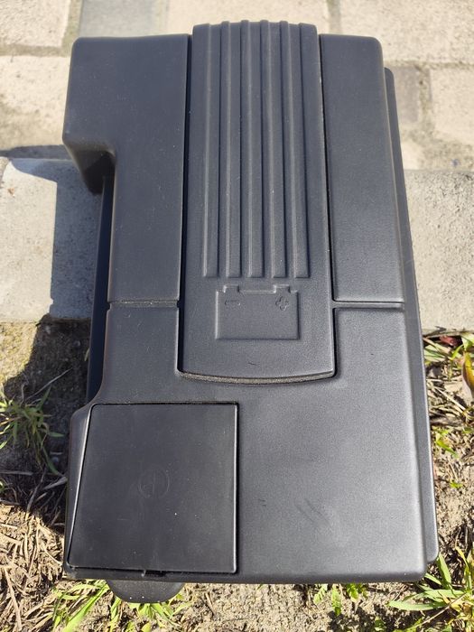 Кришка аккумулятора VW Skoda Audi Seat.