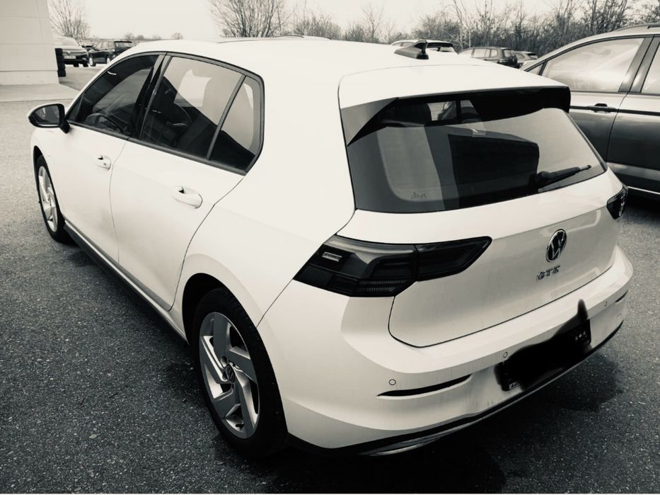Golf 8 GTE 245cv