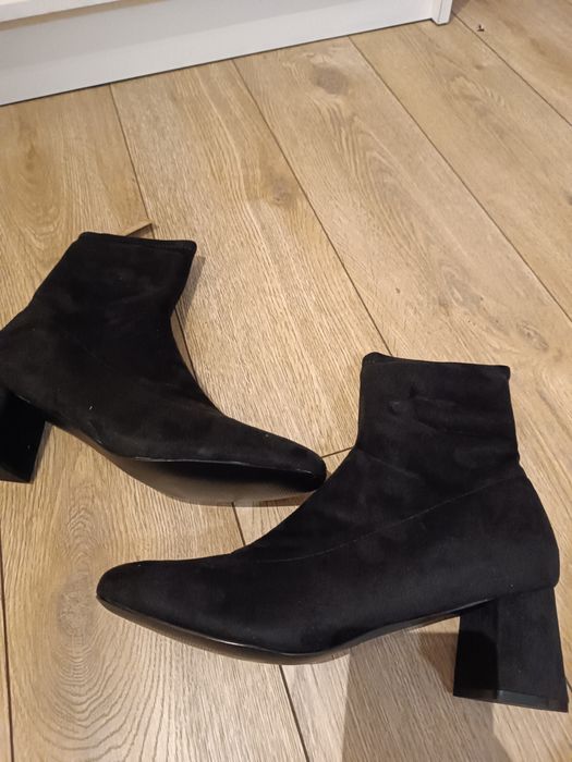Czarne botki na obcasie rozmiar 45