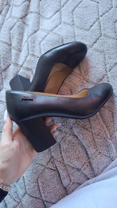 Туфлі жіночі підбори