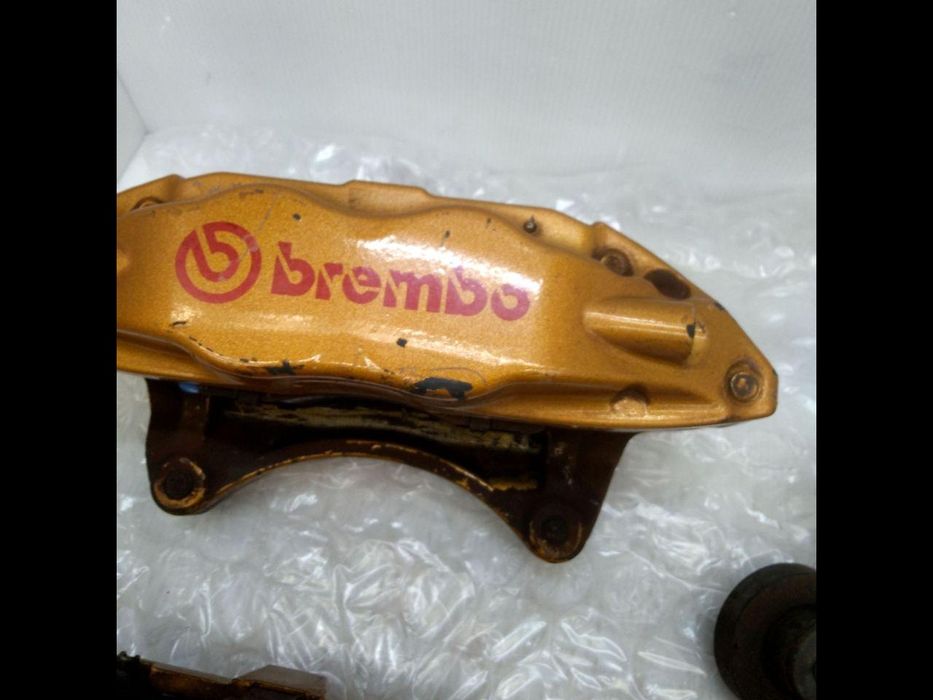 Zaciski Brembo STI złote Subaru