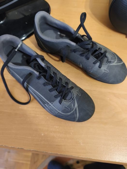 Бутсы футбольные р.35.5 Nike  (оригинал)