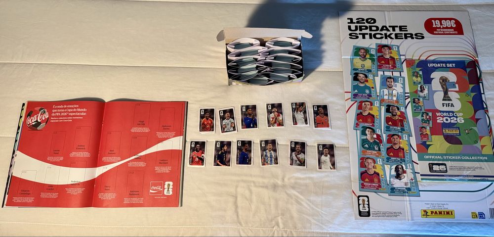 Caderneta Mundial 2026 Completa com Cromos Coca-cola  + Pack de Atualização de 120 cromos (sem cromos colados)