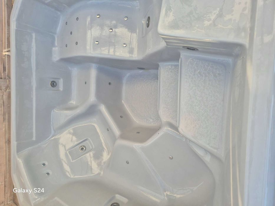 Sprzedam Jaccuzi/ Wannę spa