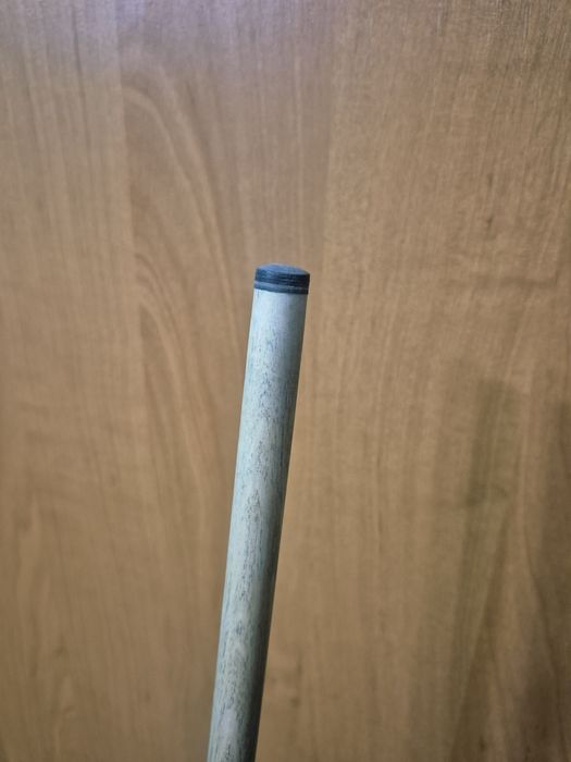 Кий "Вертикаль" черный граб, тубус, мел, держатель для мела, тример