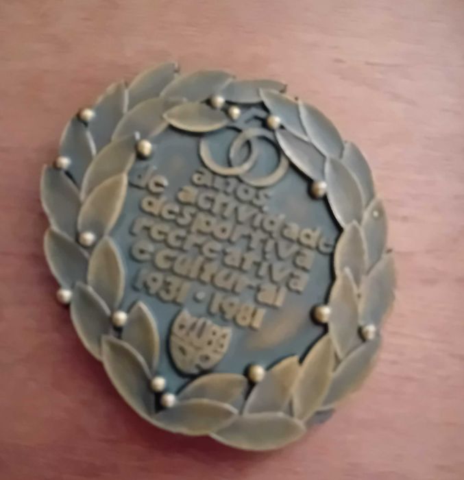 Várias medalhas comemorativas da empresa BP