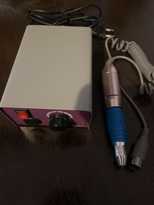 Фрезер для манікюру і педикюру.