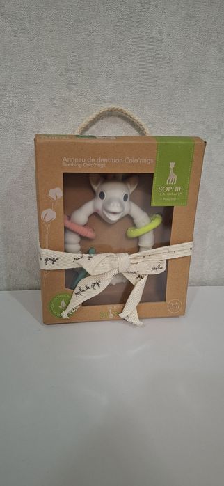 Прорізувач для зубів Sophie la girafe So Pure від бренду Vulli, виготовлений з натурального каучуку.