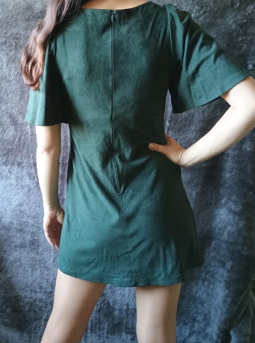 Elegancka krótka sukienka