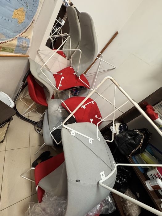 Krzesło szare czerwone 9 szt.