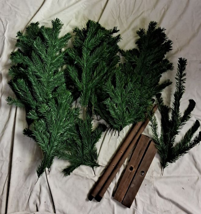 Ялинка штучна розбірна