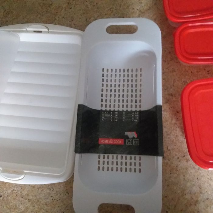 Pojemnik na ciasto,durszlak...