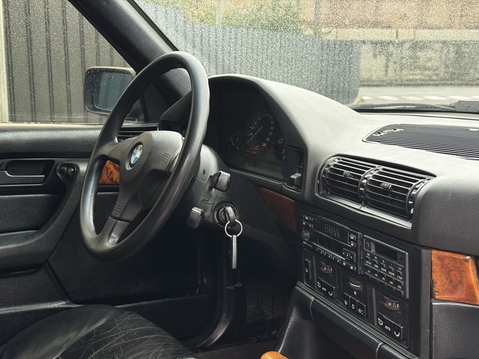 Продам BMW E34 530i