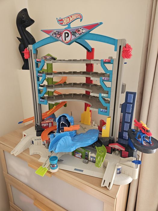 Mega garaż HotWheels