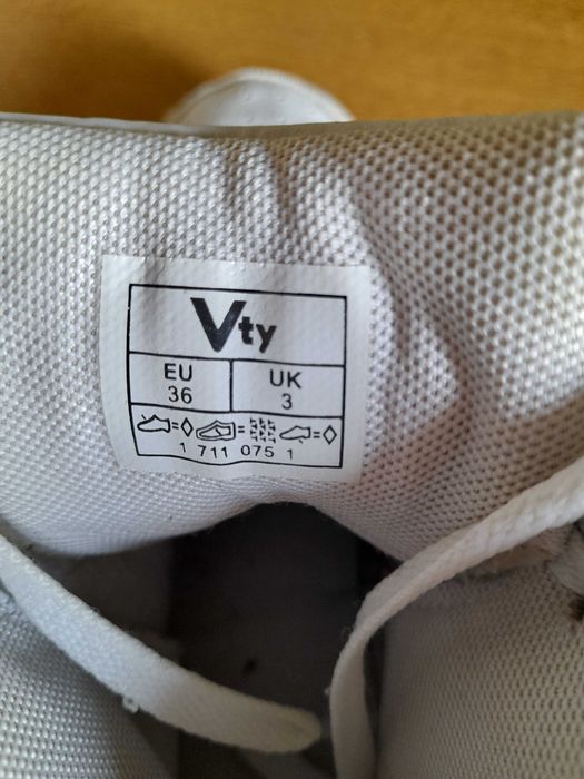 Adidasy Vty 36 białe