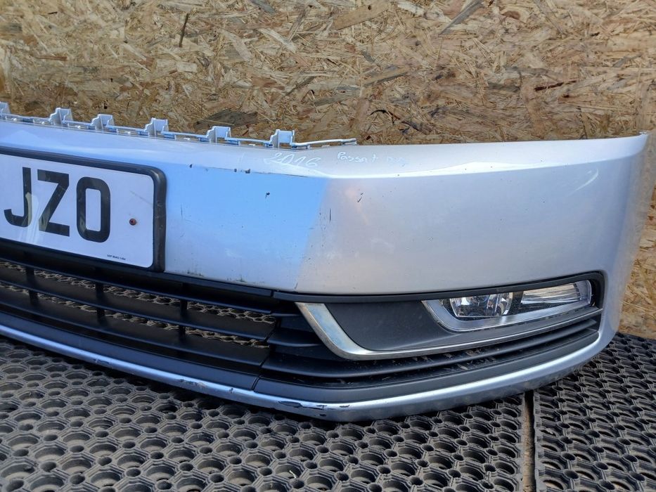 Vw Passat B7 Zderzak Przód La7W Halogeny