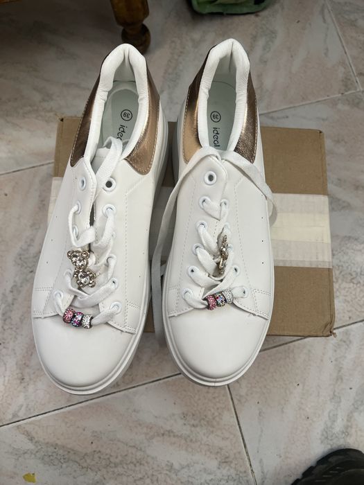 Tenis brancos n 39