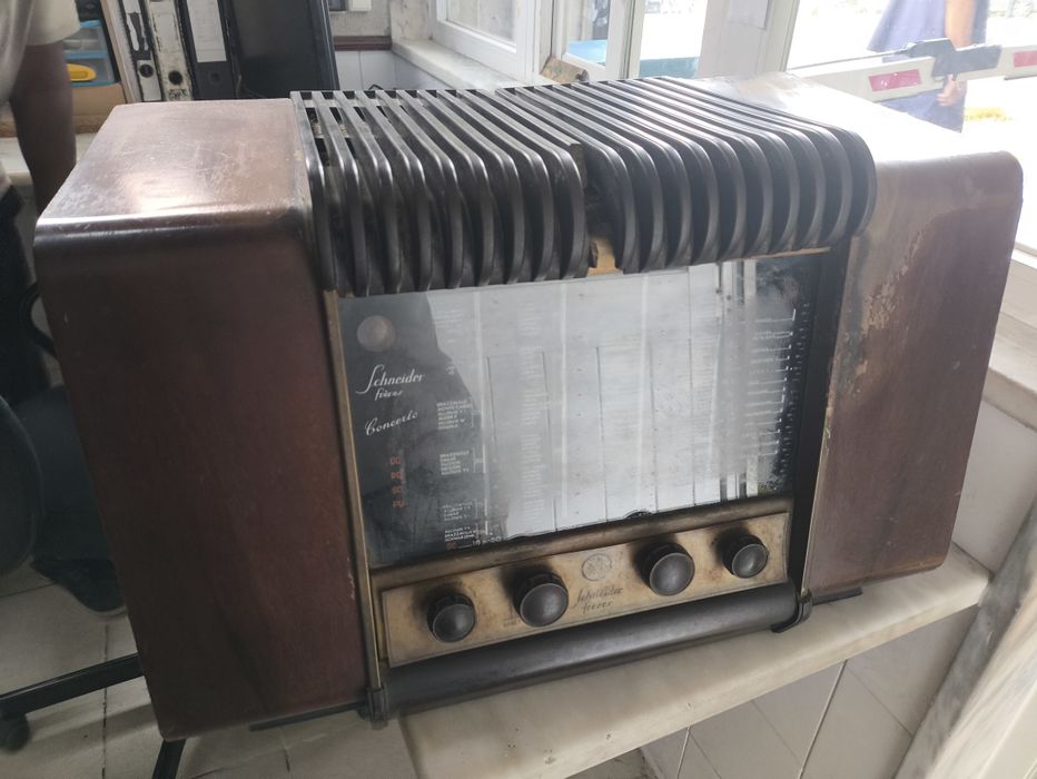 Radio Schneider Freres