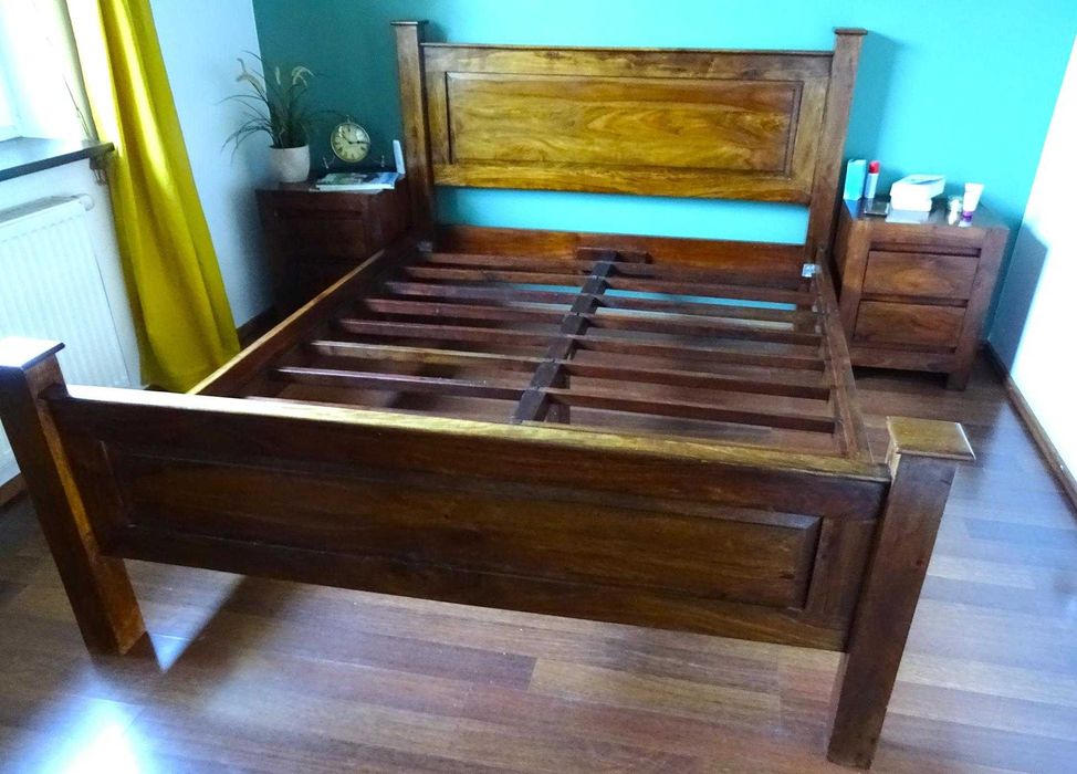 Indyjskie łoże i szafki z litego drewna w stylu kolonialnym AlmiDecor