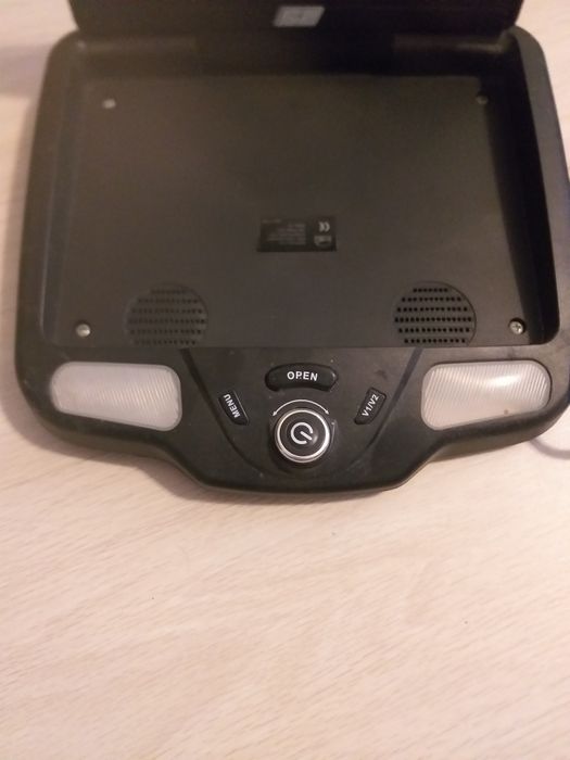 Монитор в автомобиль потолочный