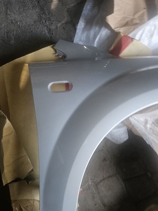 Błotnik prawy przód Ford Focus mk2