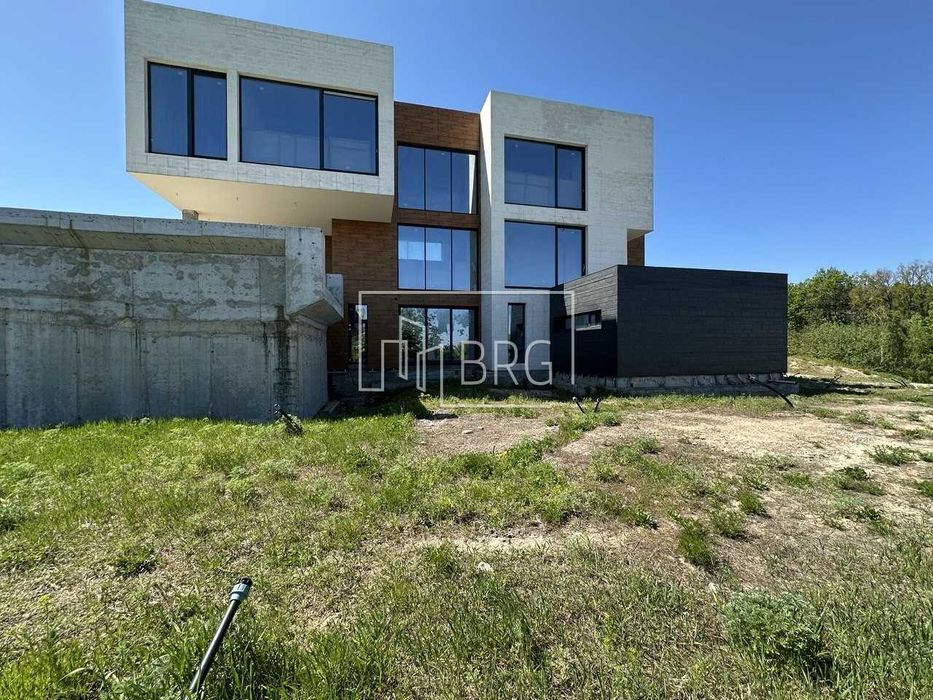 Уникальный дом с бассейном на террасе 74 сотки Лесники без комиссии