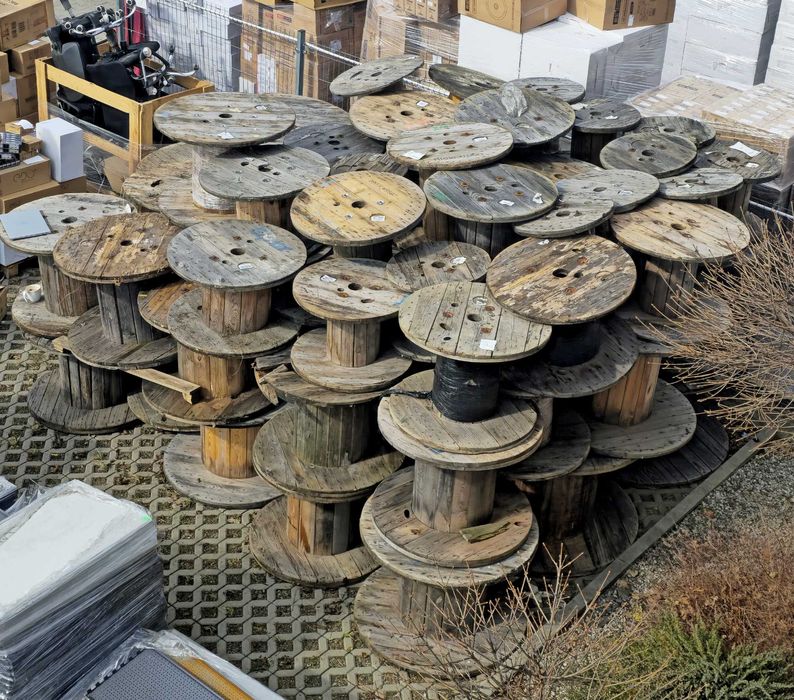 Drewniane szpule bębny po kablach przewodach Różne rozmiary FI60-FI90