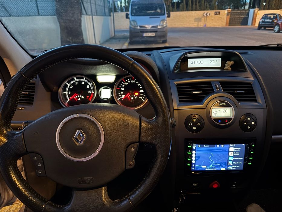 Rádio Renault Megane 2 + GPS + Carplay sem fios.