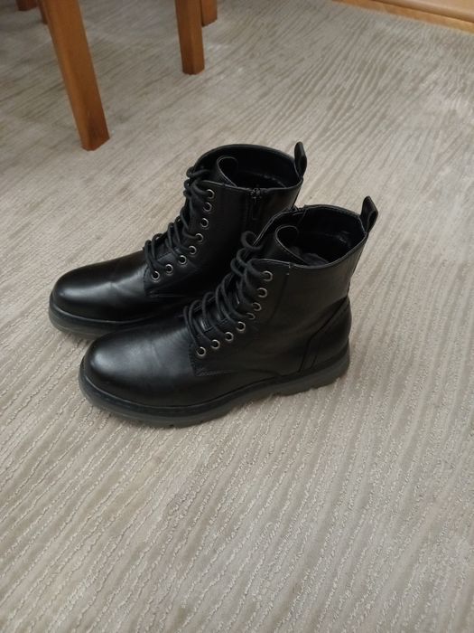 Glany workery damskie sznurowane z zamkiem
