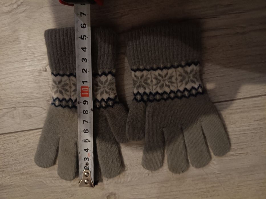 Перчатки дитячі віддам