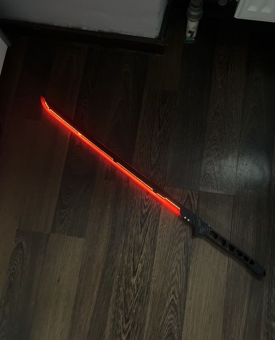 Wielofunkcyjny miecz LED styl cyberpunk – 80 cm