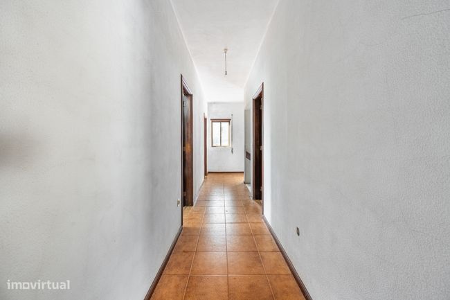 Moradia T2 Habitável em Sobradelo da Goma