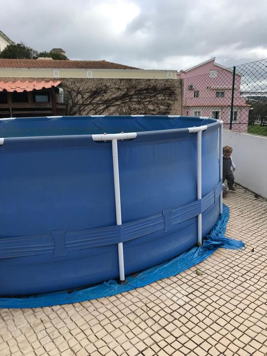 Piscina e filtro em óptimo estado