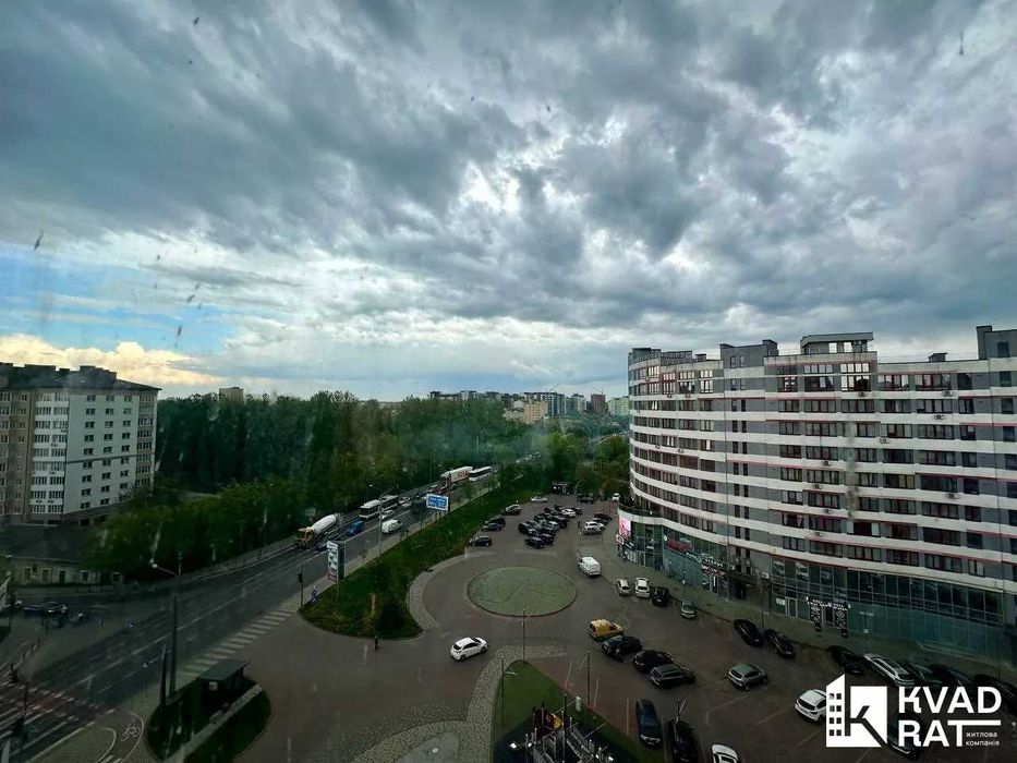 Велика двокімнатна квартира з кухнею-студією ЖК River Park