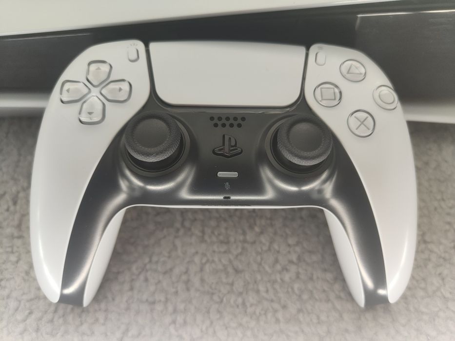 Consola Sony PlayStation PS5 Edição Standard (aceito retoma)