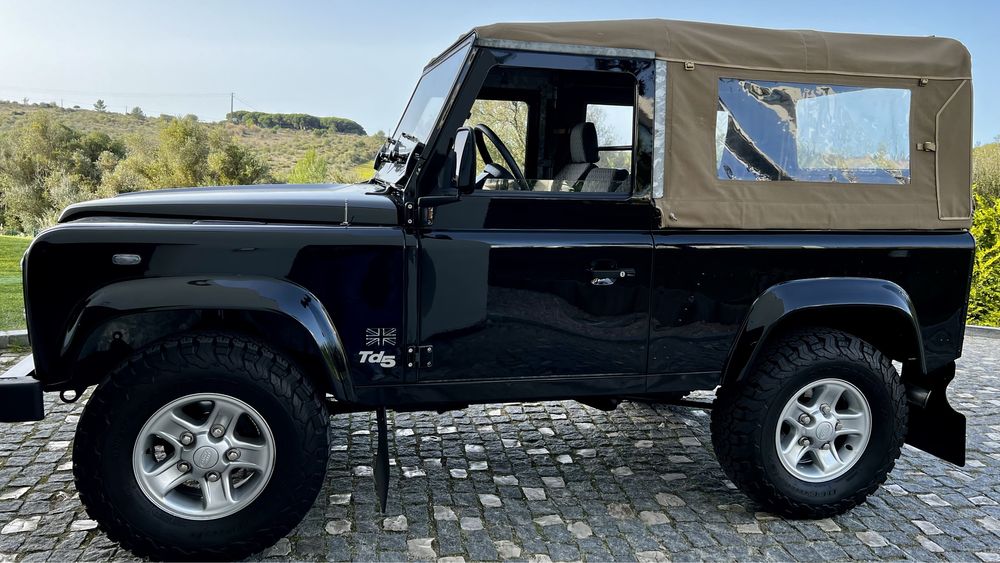 Land Rover Defender 90 - TD5 Soft Top | Nacional