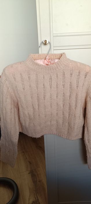 Sweterek ZARA rozm. 140