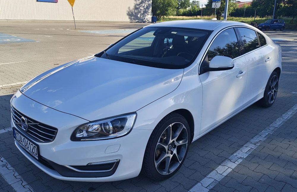 Volvo S60 VOLVO S60 2.4 Stan bardzo dobry bogate wyposażenie komplet opon
