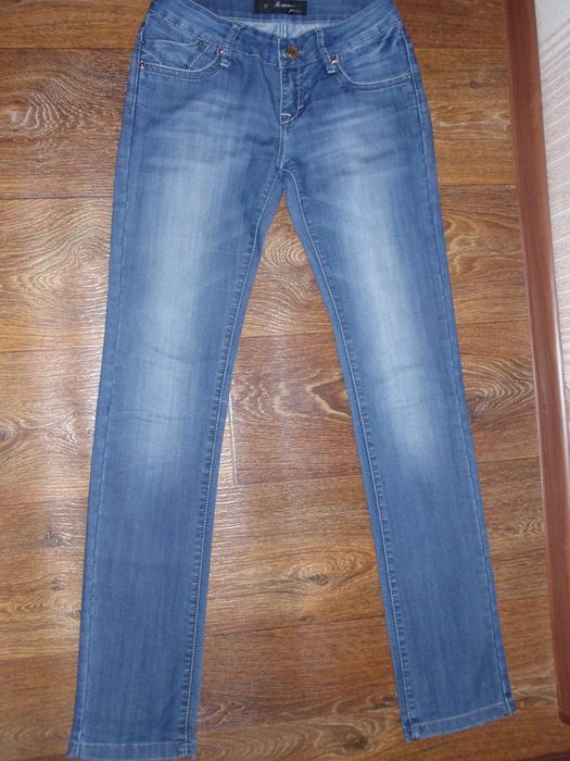 Джинси в гарному стані,розмір 27.Заміри на фото.